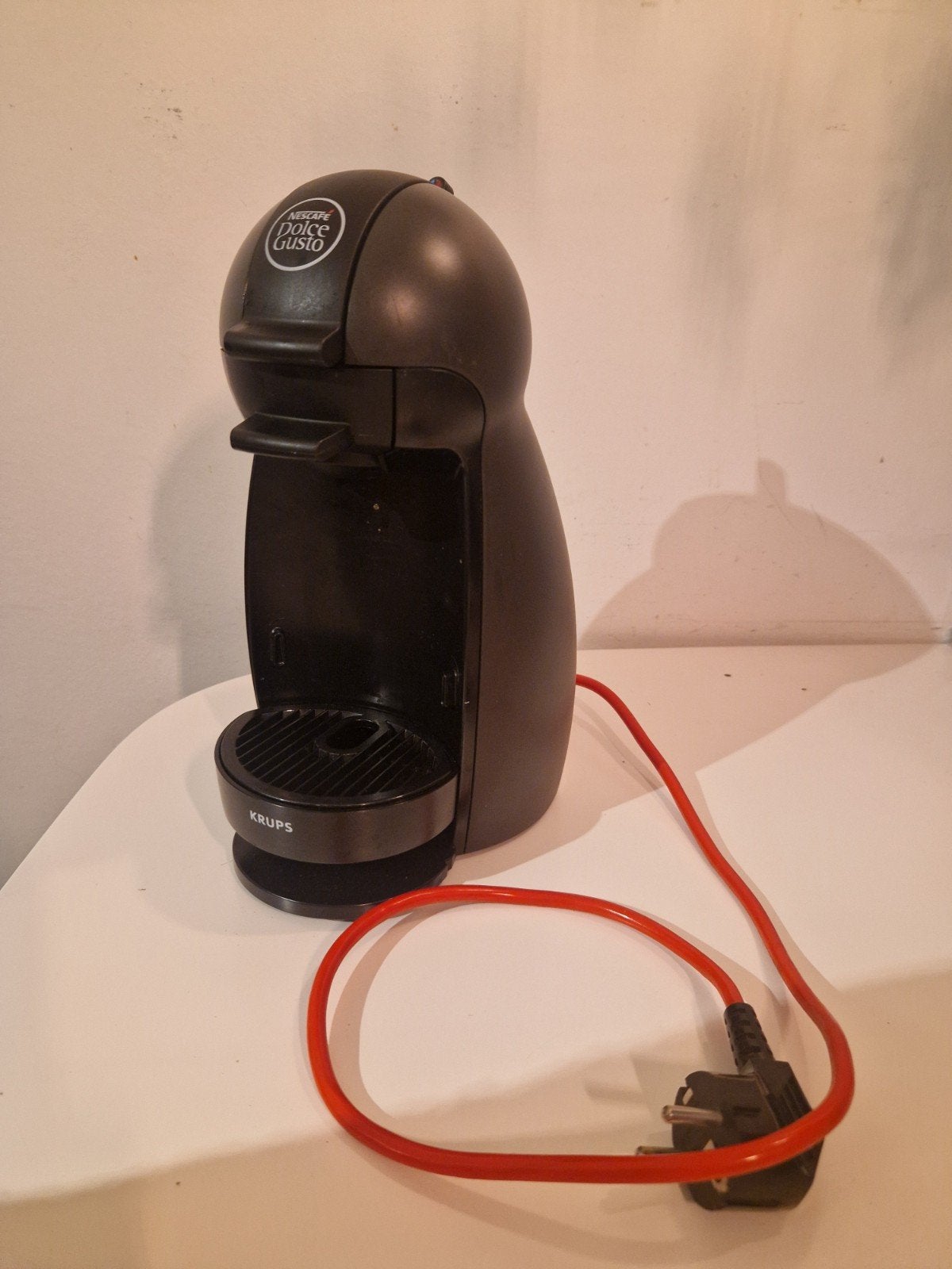Nescafé Dolce Gusto koffiezetapparaat, Koffiepads en cups, Koffiemachine, Ophalen of Verzenden, Zo goed als nieuw