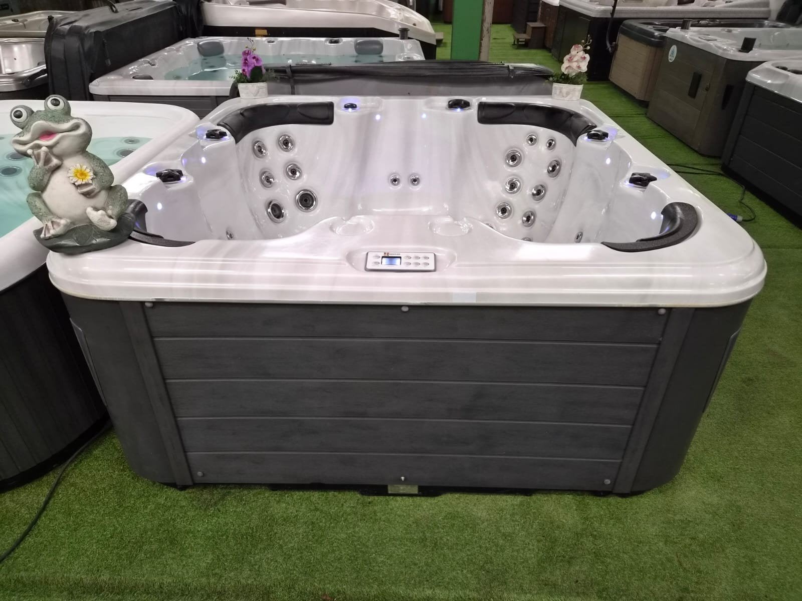 Foto 6 van ‼️WIJ RUIMEN OP NU SPOTGOEDKOOP‼️Nu voor 4250 euro