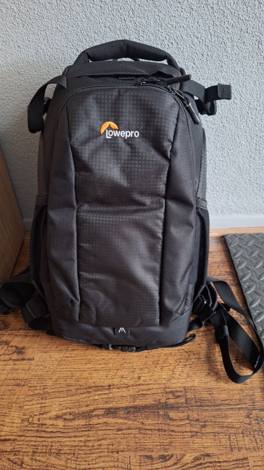 Lowepro flipside 200 aw

De tas verkeerd in goede staat., Verzenden, Zo goed als nieuw, Rugtas, Lowepro