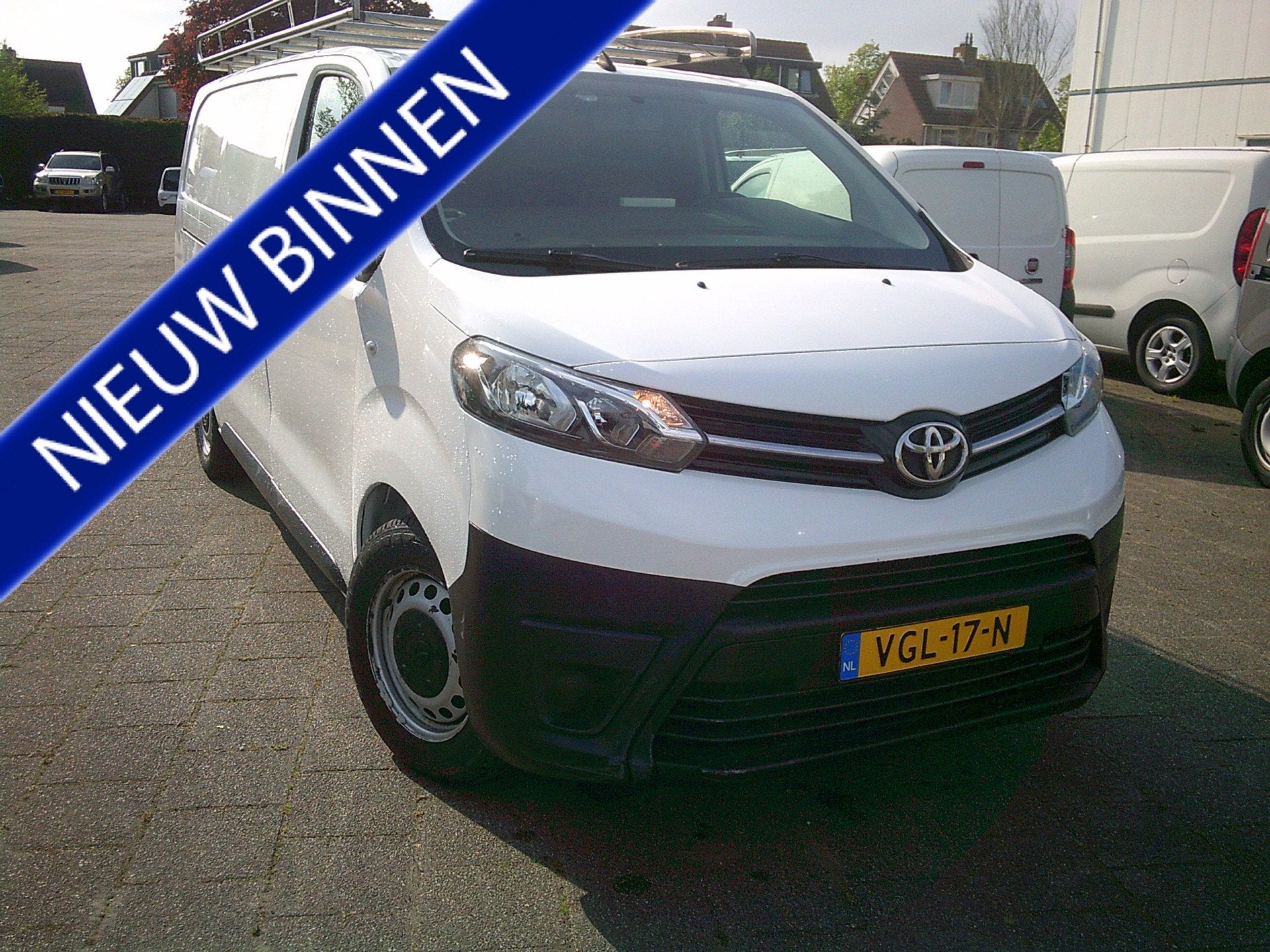Toyota ProAce Worker 2.0 D-4D Cool Comfort Long VOORZIEN VAN, Auto's, Bestelauto's, Voorwielaandrijving, Gebruikt, Euro 6, 4 cilinders