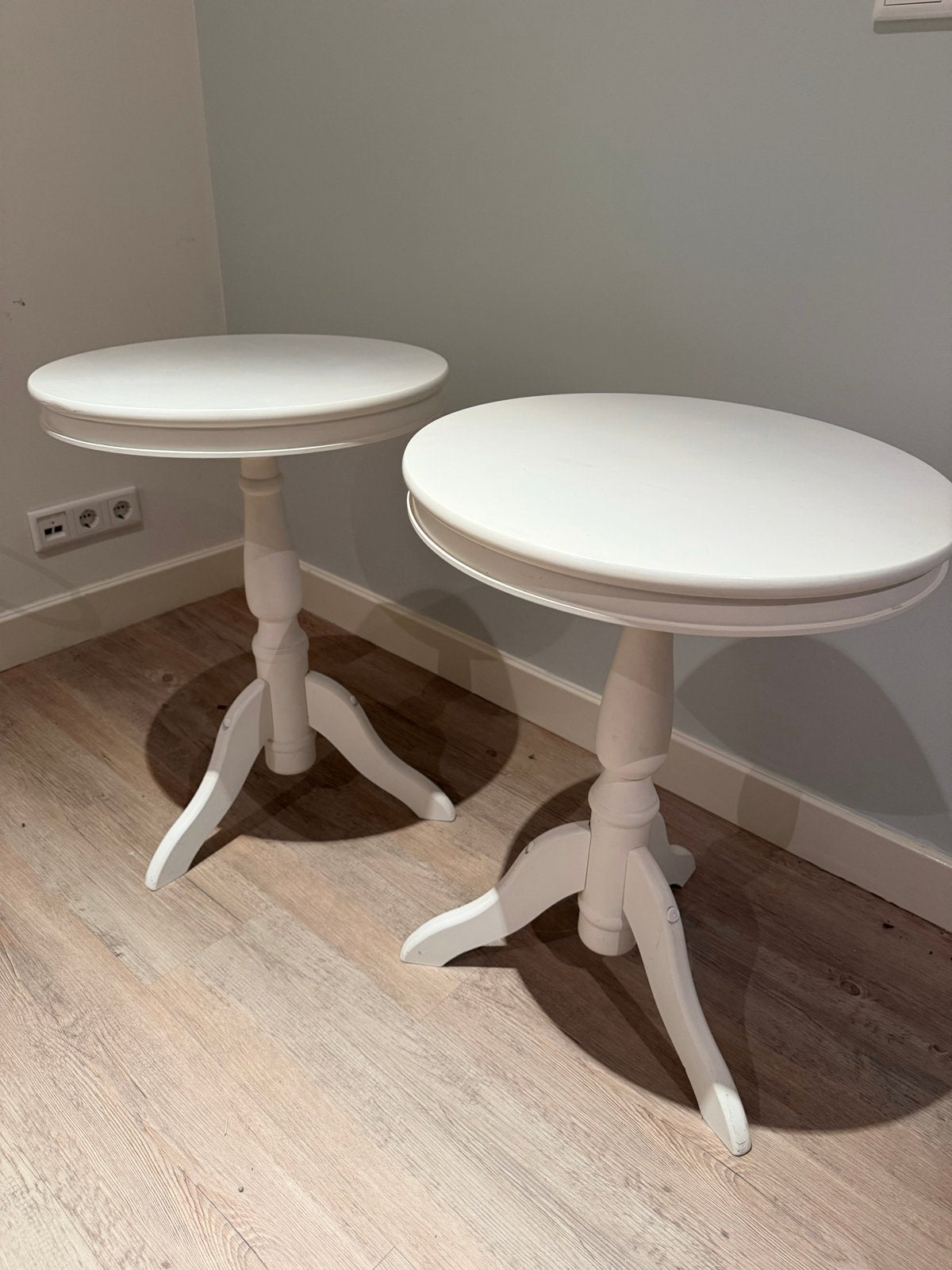2 houten (Bij)zettafeltjes - Rond, Wit (Diameter 50 cm), Ophalen, Minder dan 55 cm, Gebruikt, Rond