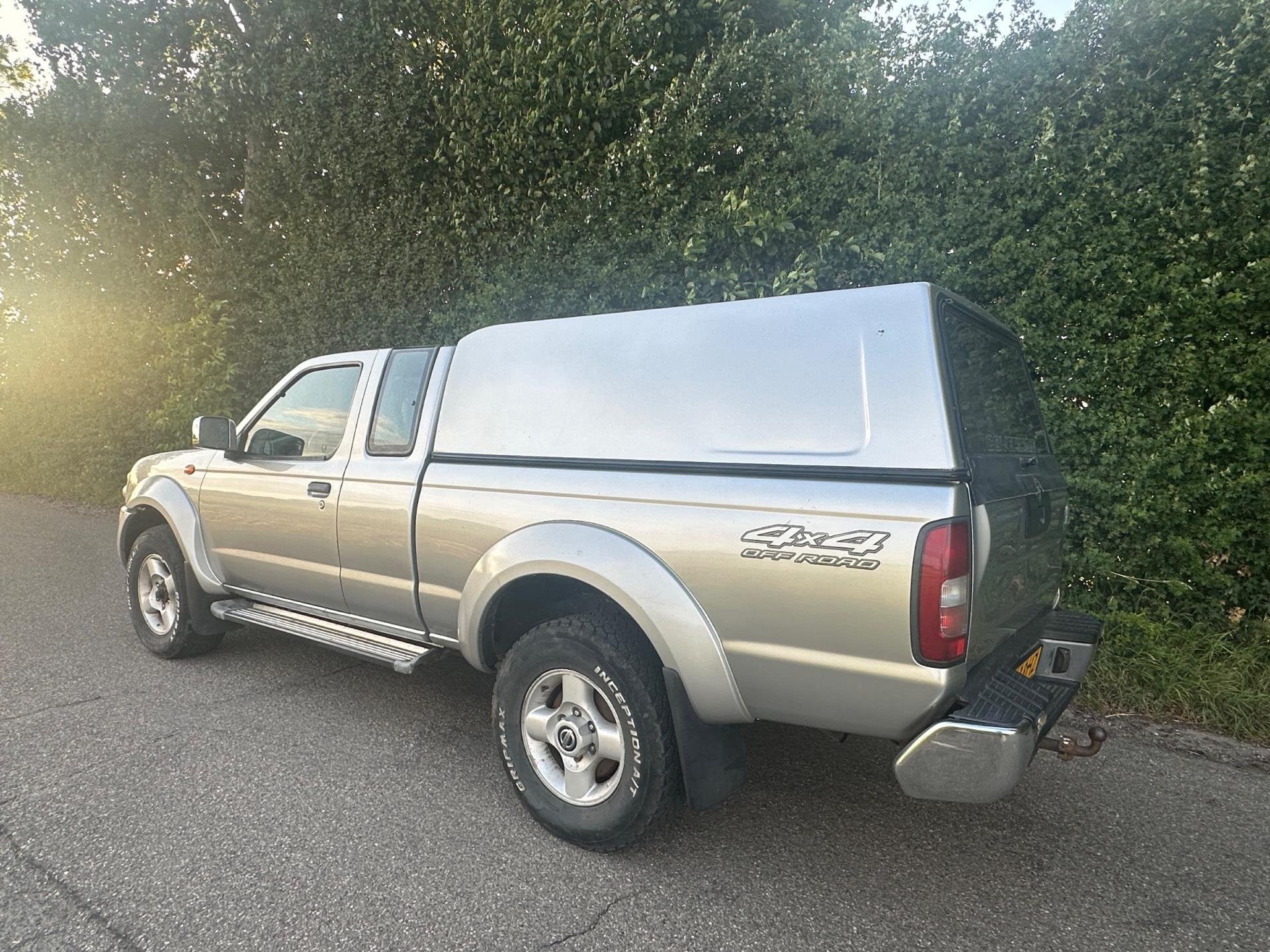 Nissan Pick-up 2.5 DTi King Cab D22 Engine/4x4/Airco Top!, Auto's, Stof, Gebruikt, 4 cilinders, 133 pk