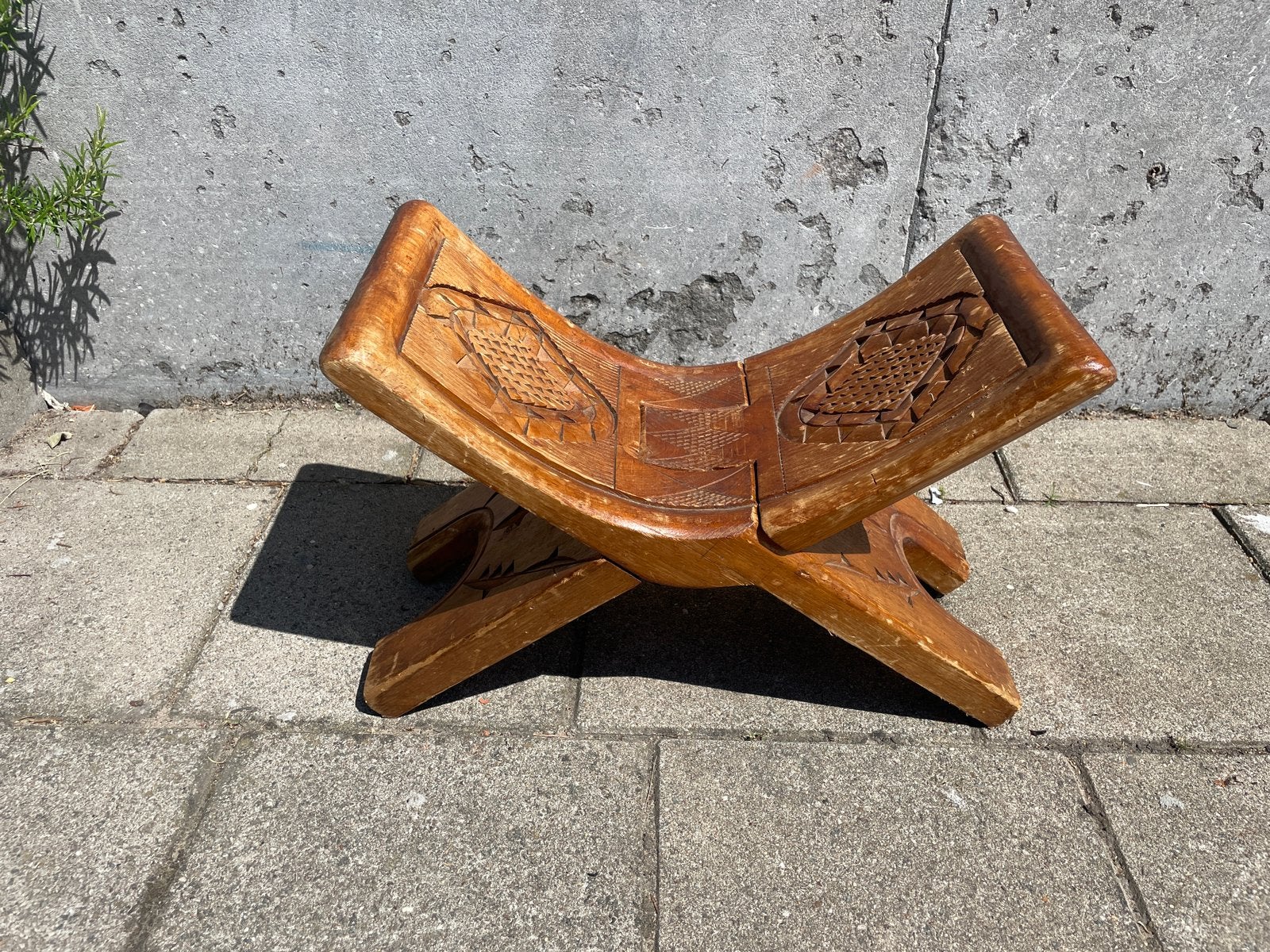 surinaams klap krukje, voetenbankje, adjaini bangi, Ophalen of Verzenden, Gebruikt, Hout