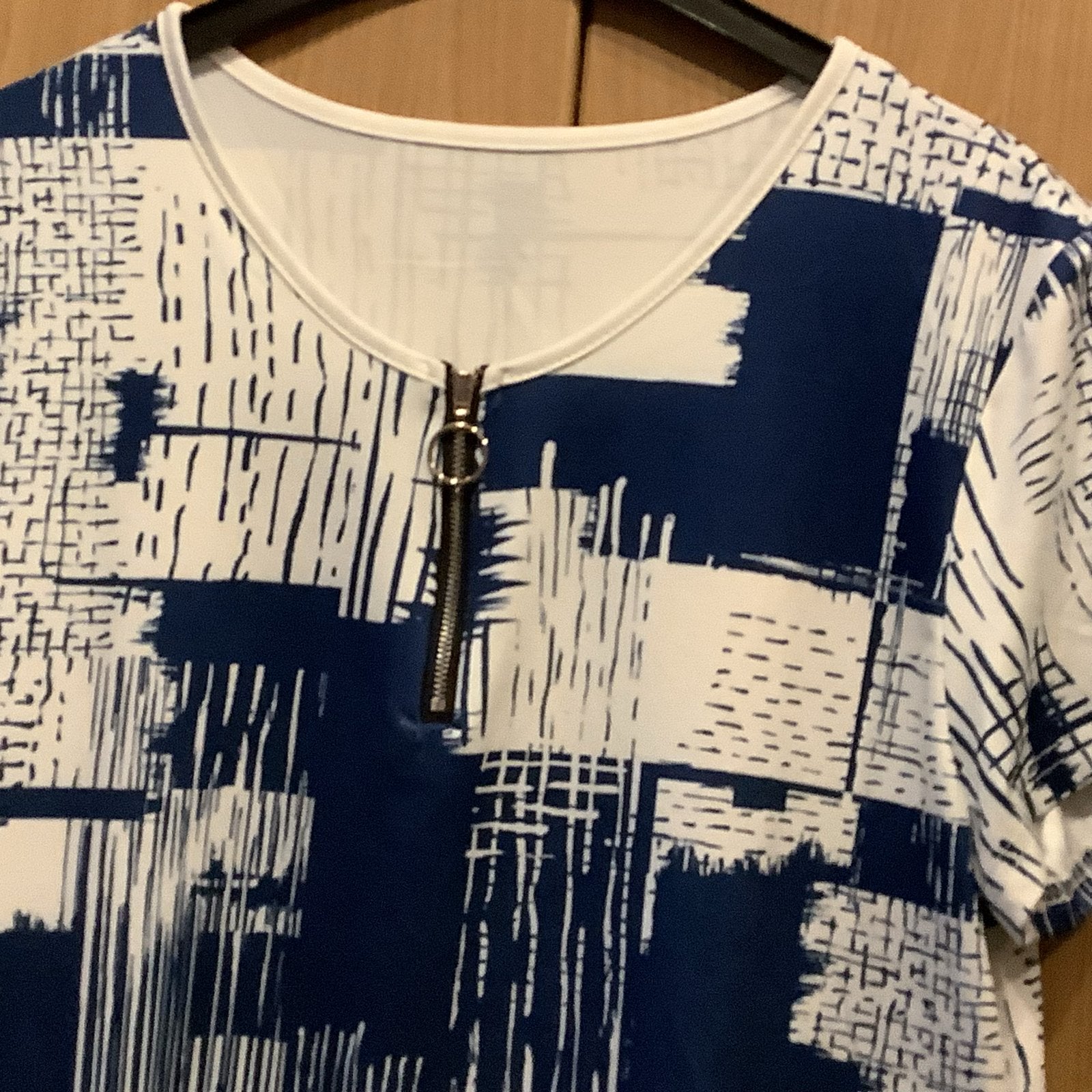 Shirt met abstracte print en rits, maat L., Kleding | Dames, T-shirts, Maat 42/44 (L), Korte mouw, Gedragen, Verzenden
