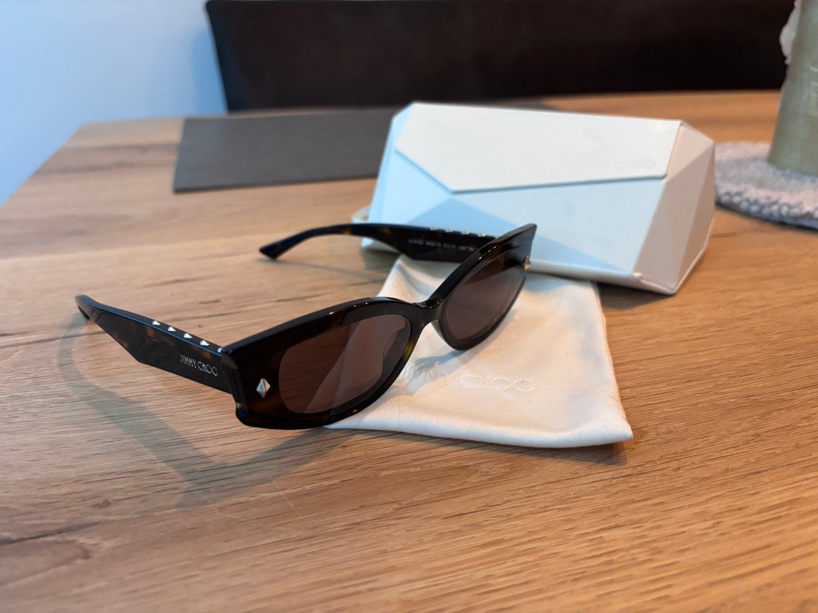 Jimmy Choo dames zonnebril zgan, Sieraden, Tassen en Uiterlijk, Ophalen of Verzenden, Zo goed als nieuw, Bruin, Overige merken