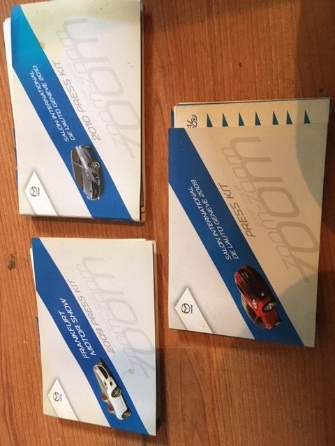 Mazda persmap of usb-stick '06 '07 '08 '09 '10 '12 '13, Ophalen of Verzenden, Zo goed als nieuw, Mazda