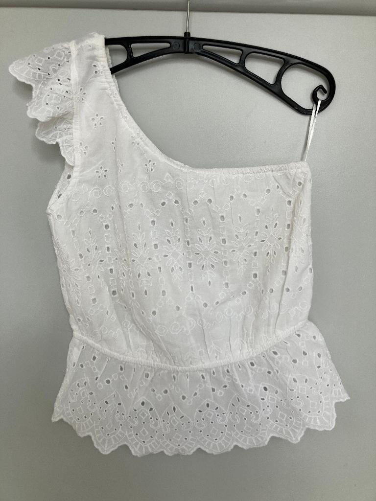 Witte One Shoulder Top met Broderie patroon maat M, Maat 38/40 (M), Wit, Ophalen of Verzenden, Zonder mouw