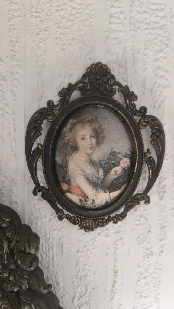 Antieke ovale lijst met portret van dame, Ophalen of Verzenden