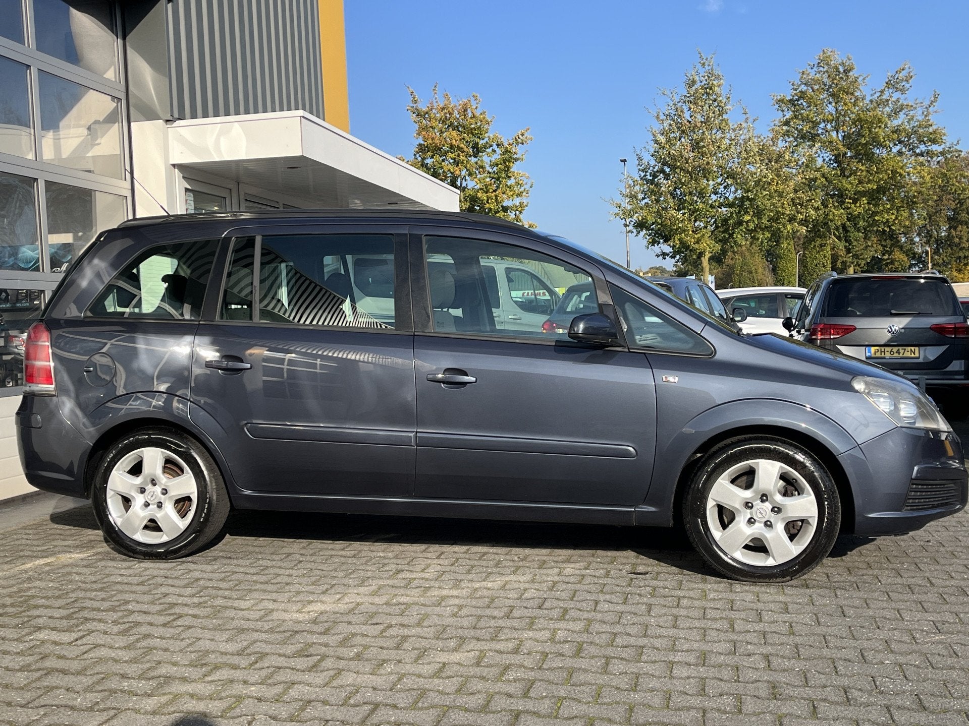 Opel Zafira 2.2 versnellingsbak defect Cruise control Climat, Auto's, Opel, Voorwielaandrijving, Stof, Gebruikt, Zwart