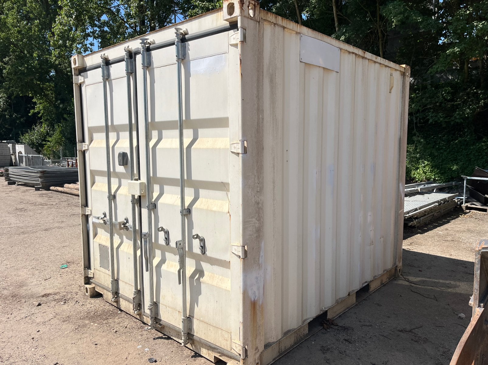10 ft container met stellingen, Ophalen