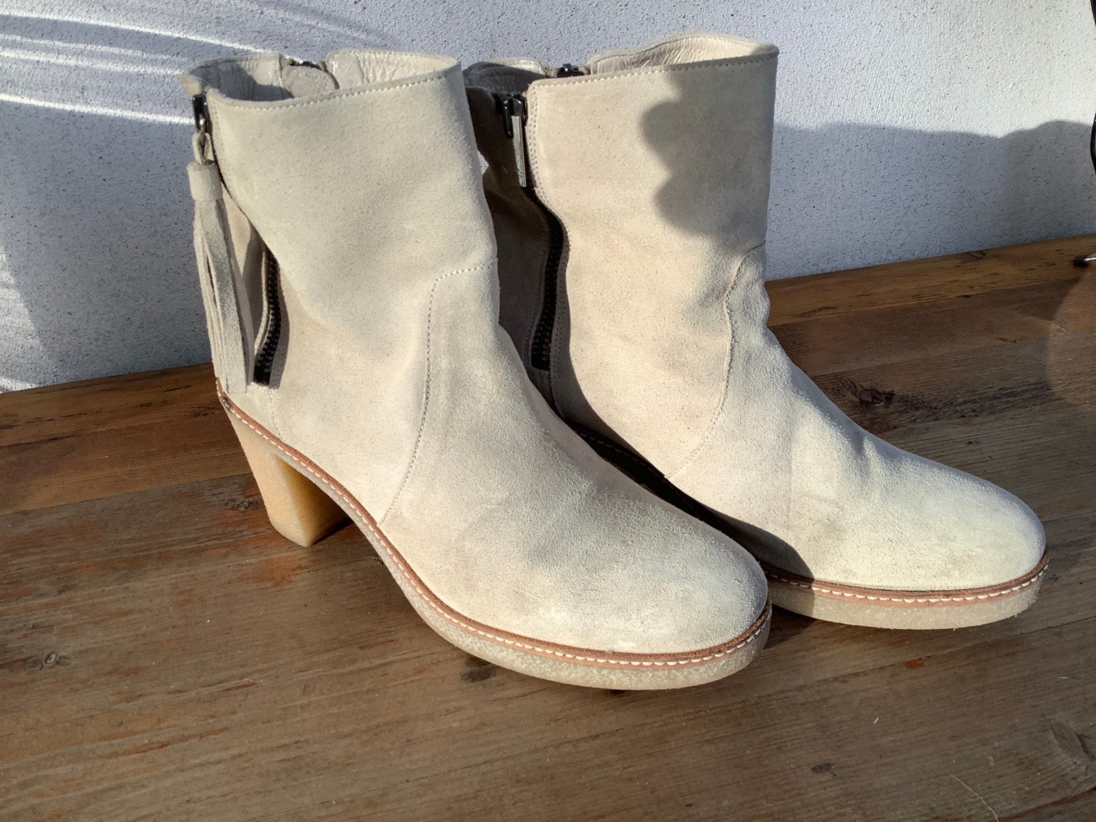 Via Vai laarsjes maat 38 beige suède in nieuwstaat, Ophalen, Zo goed als nieuw, Beige