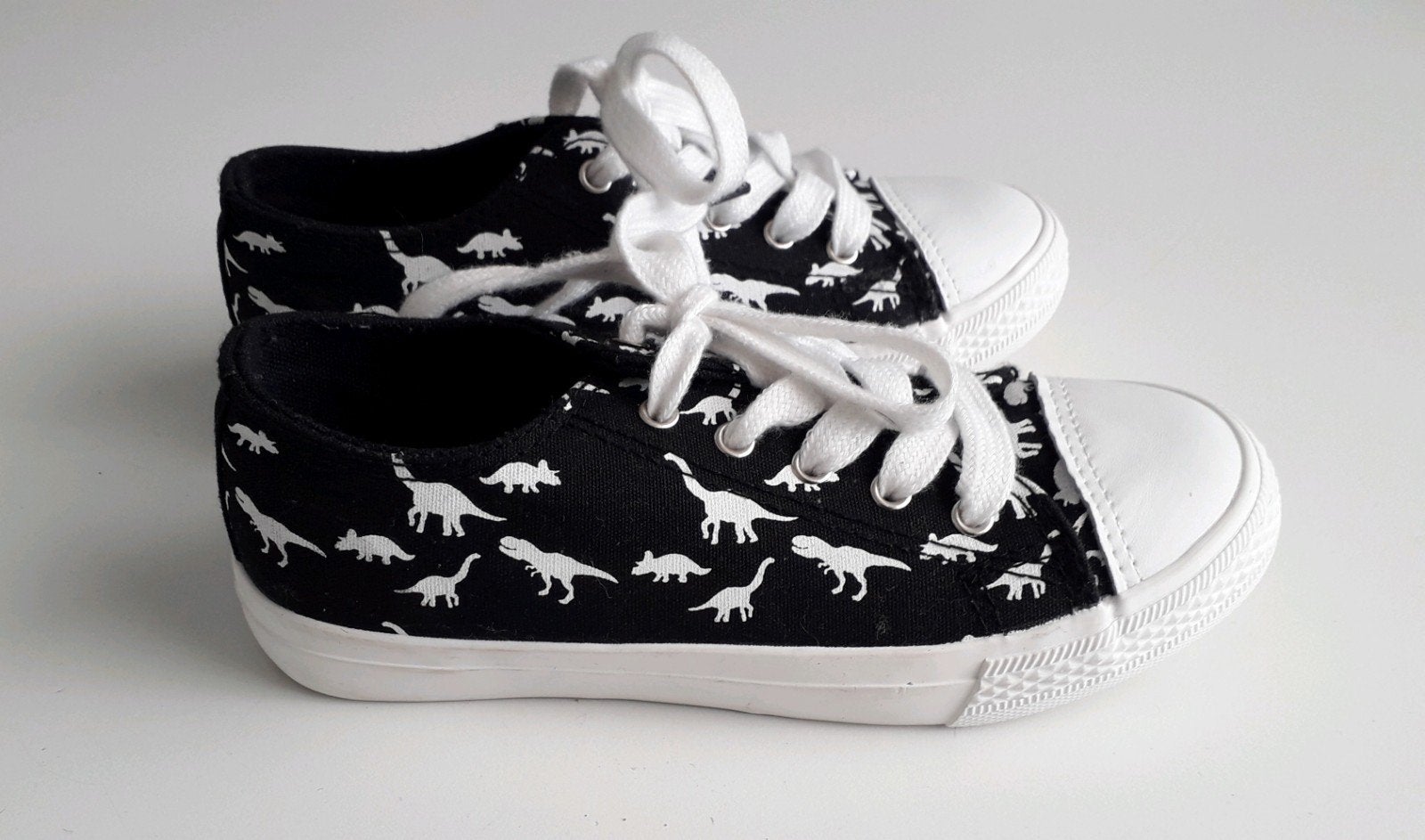 Gymschoenen dino maat 30 nieuw, Kinderen en Baby's, Kinderkleding | Schoenen en Sokken, Nieuw, Ophalen of Verzenden, Scapino, Jongen of Meisje