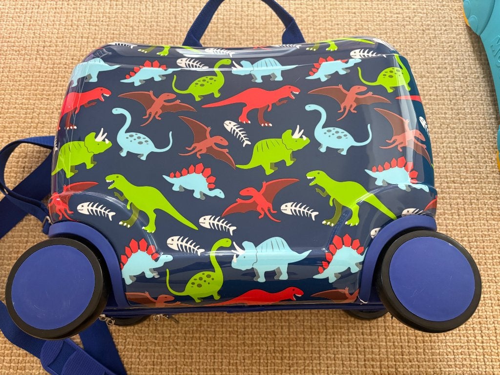 kinderkoffer met dino's, Wieltjes, Hard kunststof, Verzenden, Minder dan 50 cm