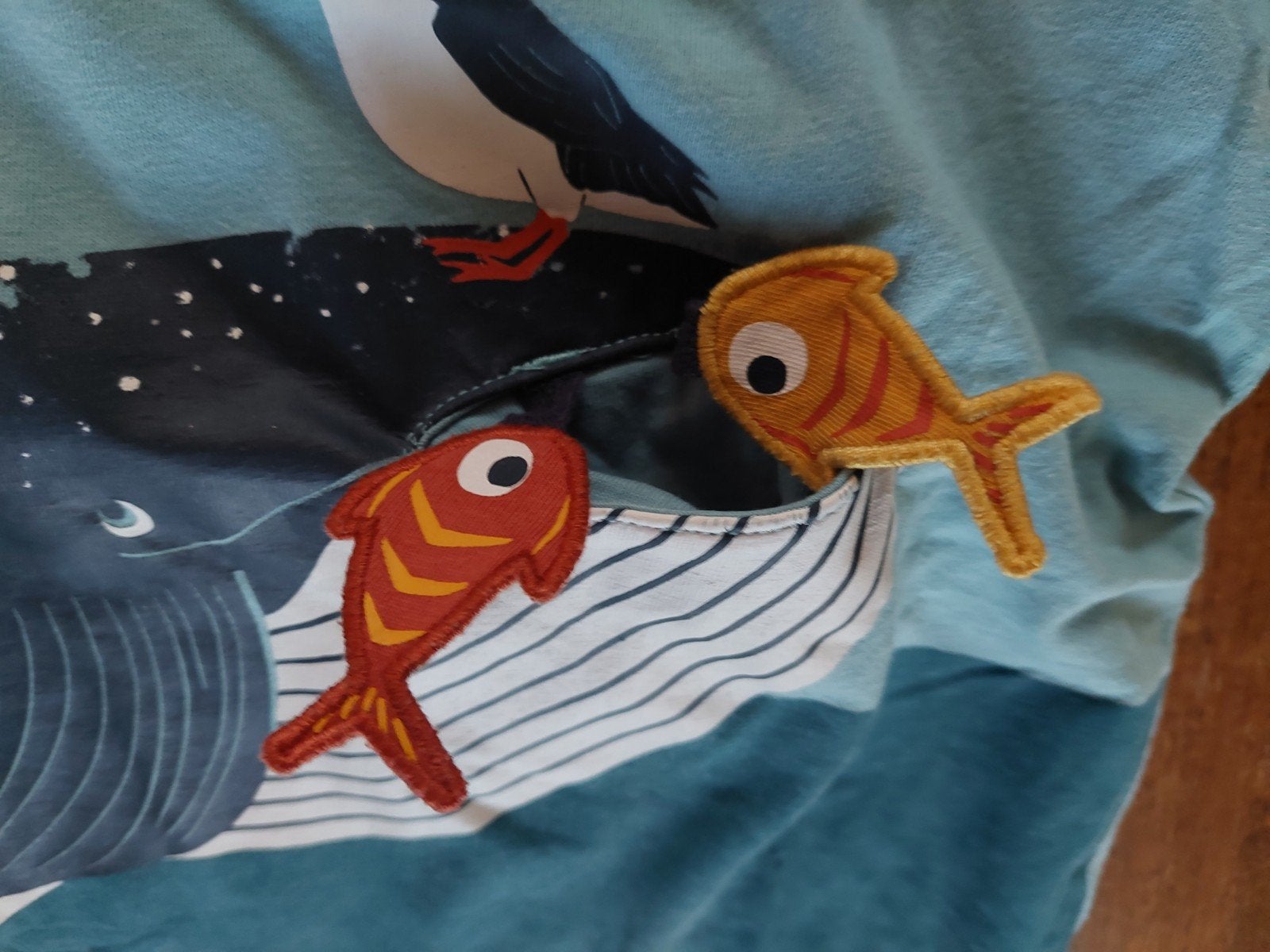 Leuk shirt met losse visjes, Ophalen of Verzenden, Zo goed als nieuw, Jongen of Meisje, Shirt of Longsleeve