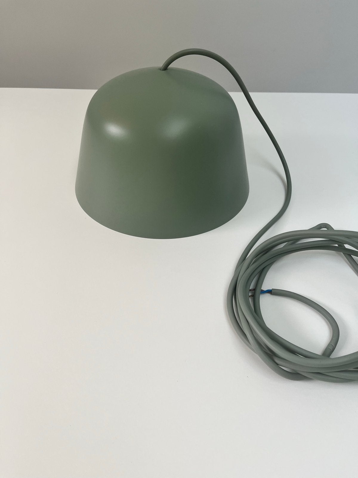 Muuto Ambit Hanglamp, zo goed als nieuw, doorsnede 24 cm, Ophalen of Verzenden, Zo goed als nieuw, Metaal