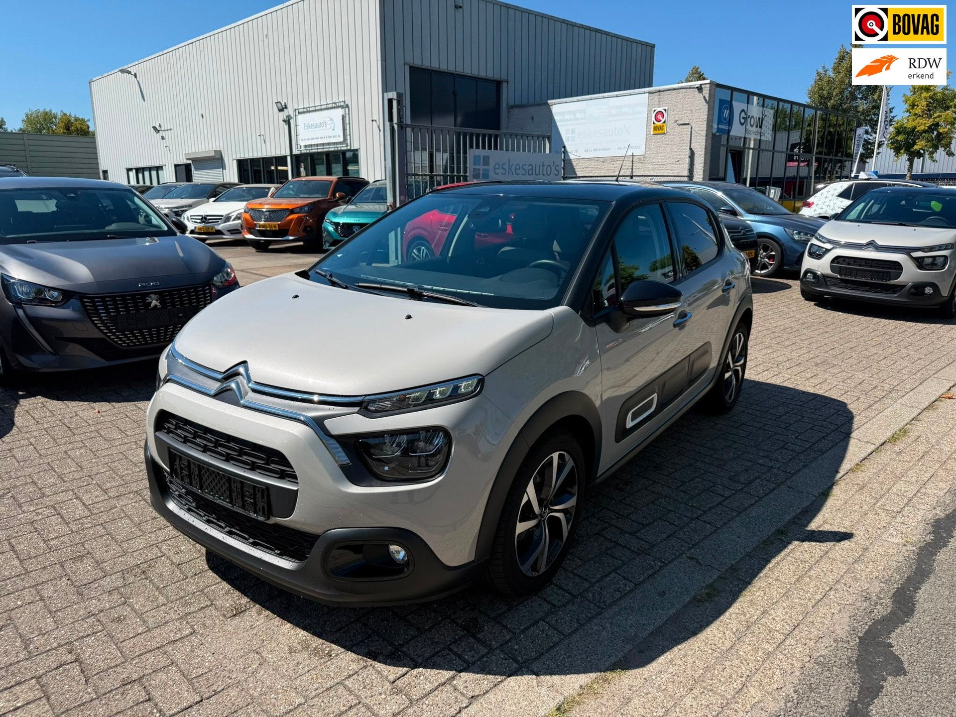 Citroen C3 1.2 PureTech Shine, Navi, Camera, Airco Dealer au, Auto's, 450 kg, Gebruikt, 1199 cc, Beige