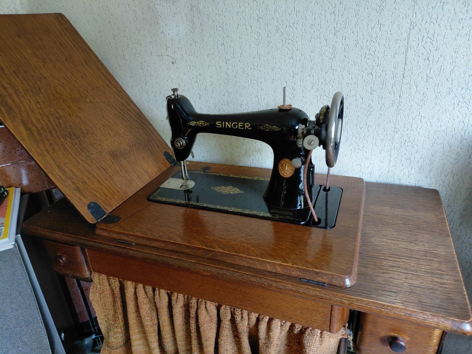 Bijzonder fraai Singer trapnaaimachine. In zeer goede staat!, Ophalen