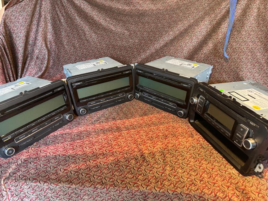 4 Autoradio VW,SKODS ,SEAT -ZGAN, Ophalen of Verzenden, Zo goed als nieuw