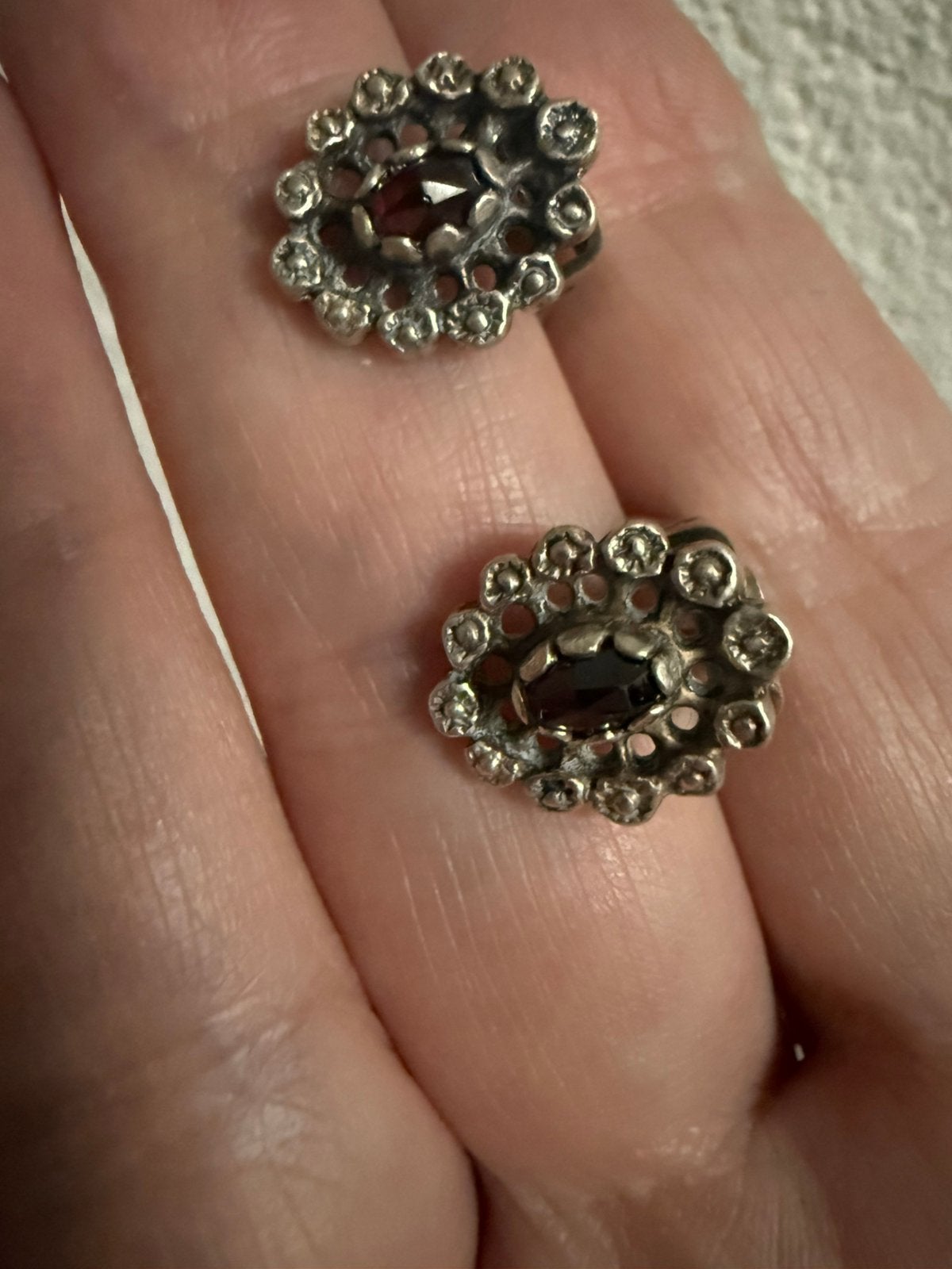 M22A/Zilveren Vintage/Antieke GRANAAT Oorclips, Sieraden, Tassen en Uiterlijk, Oorbellen, Gebruikt, Verzenden, X, Zilver