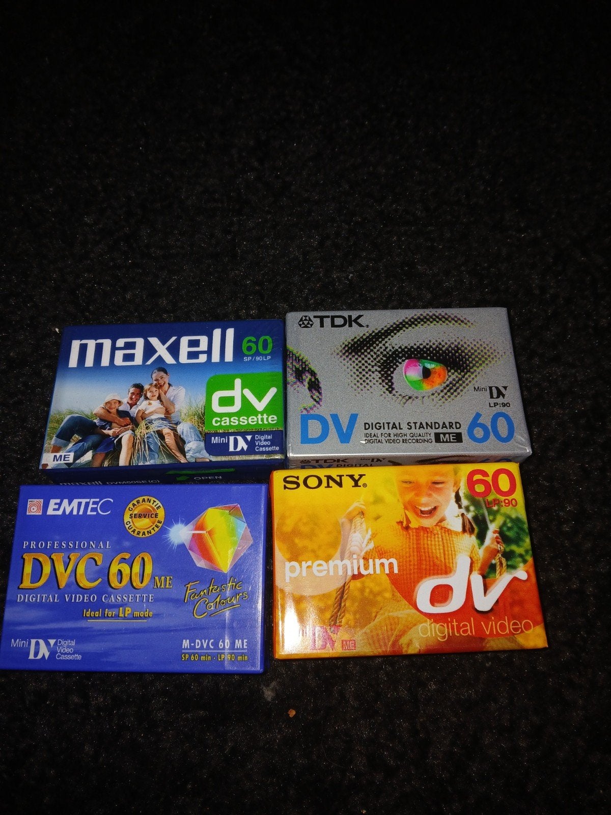 Mini DV Cassettes -(4 stuks) geseald, Audio, Tv en Foto, Ophalen of Verzenden, Nieuw, Videoband
