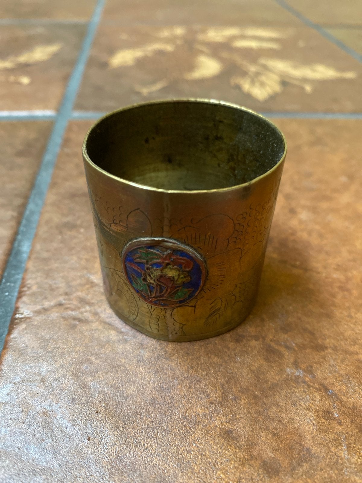 Antieke Chinese messing sake beker met emaille decoratie, Ophalen of Verzenden