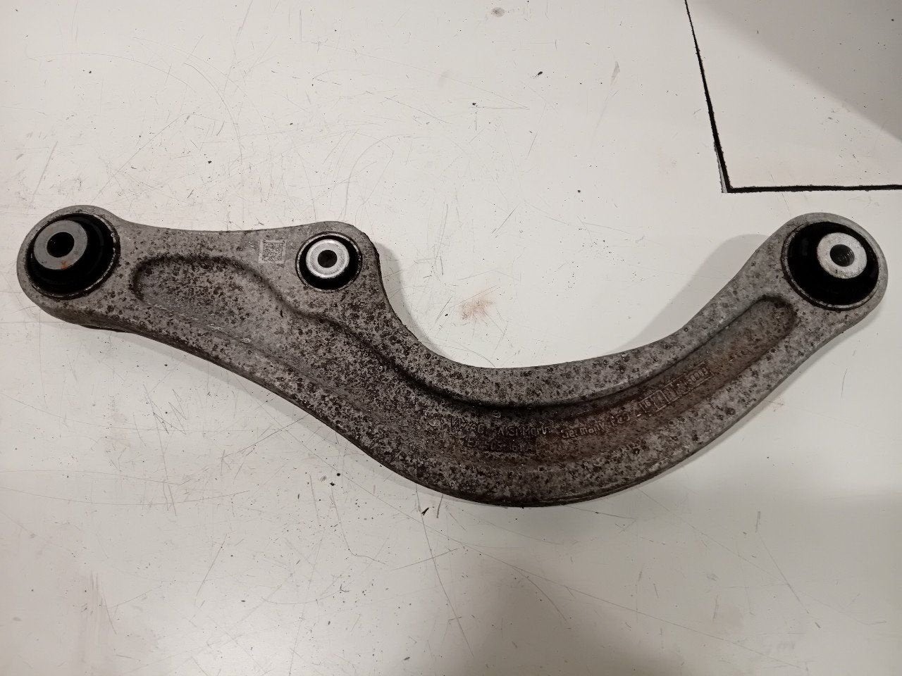 Draagarm rechts achter Skoda Enyaq, Onderdelen@venauto.nl, Van der Ven Autorecycling B.V., Gebruikt, Ettenseweg 76, 4706 PB Roosendaal, The Netherlands