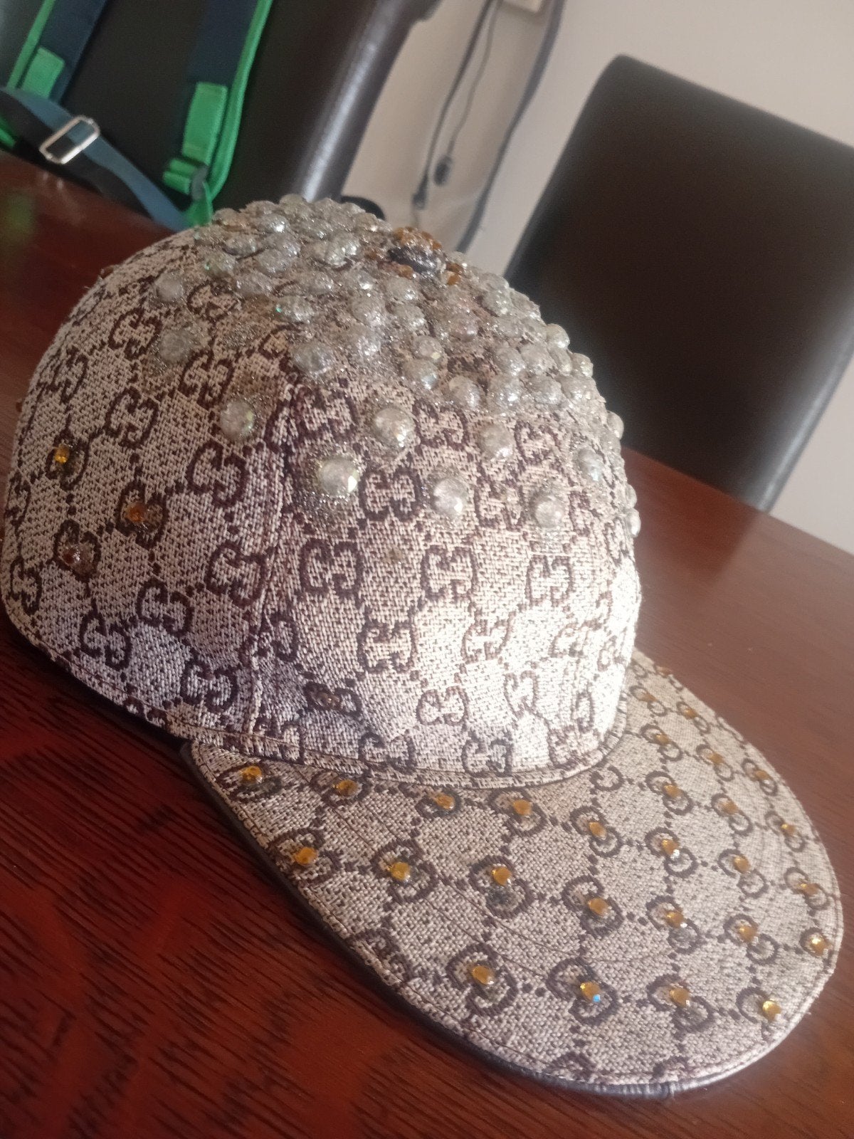 Gucci pet met kristallen - Zo goed als nieuw, Kleding | Dames, One size fits all, Ophalen of Verzenden, Zo goed als nieuw, Pet