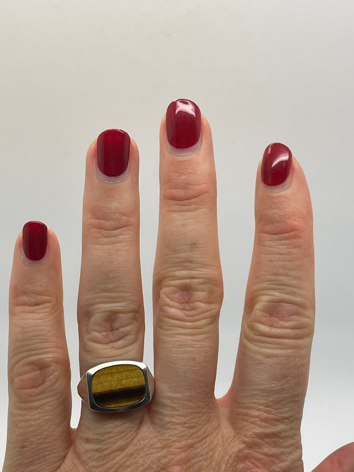 G524 Prachtige zilveren zegelring tijgeroog maat 18,75, Sieraden, Tassen en Uiterlijk, Ophalen of Verzenden, Zilver, Overige typen