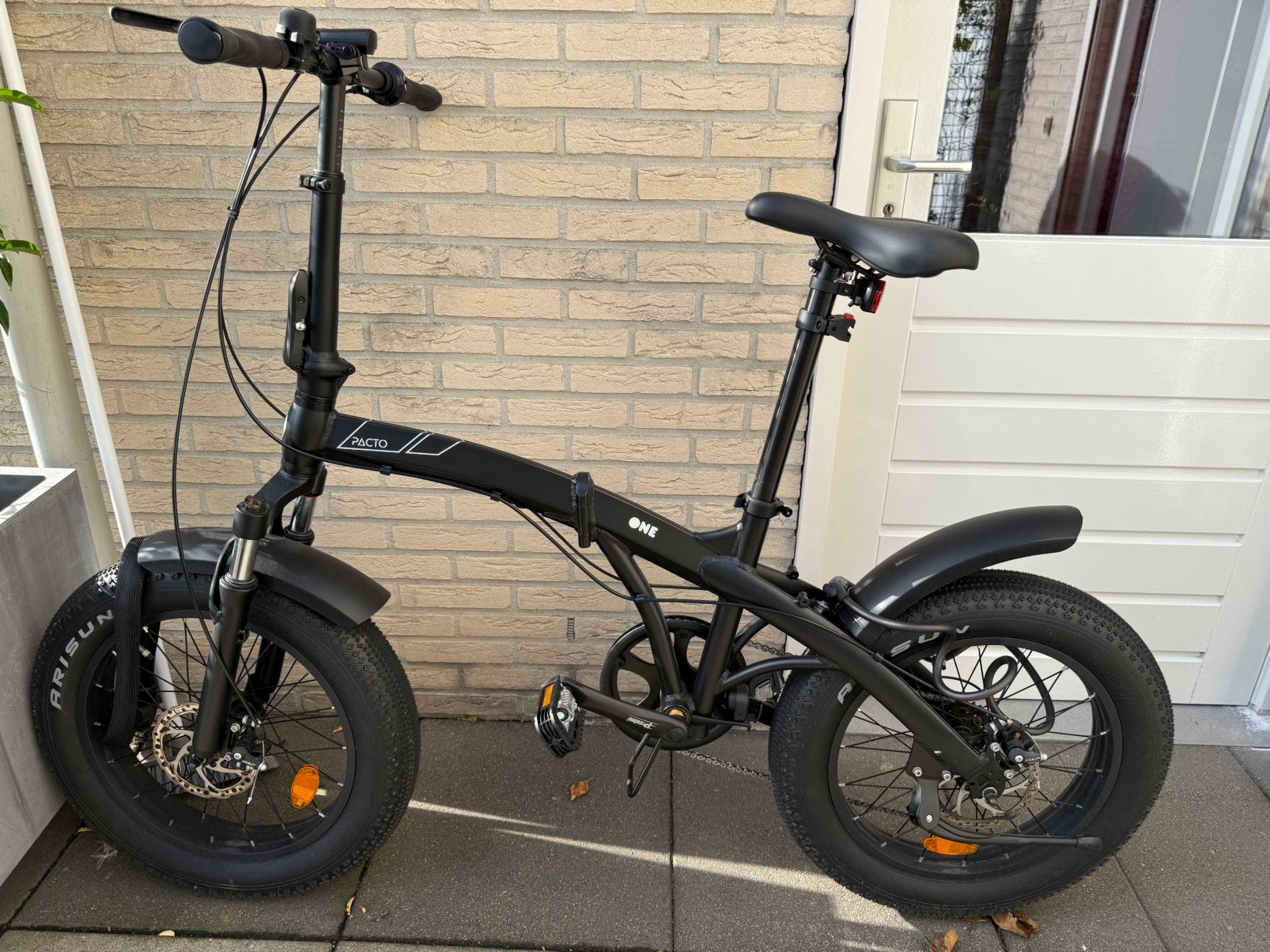 Pacto one Vouwfiets 20 inch Dikke banden NIET elektrisch!, Fietsen en Brommers, Fietsen | Vouwfietsen, Ophalen, Zo goed als nieuw