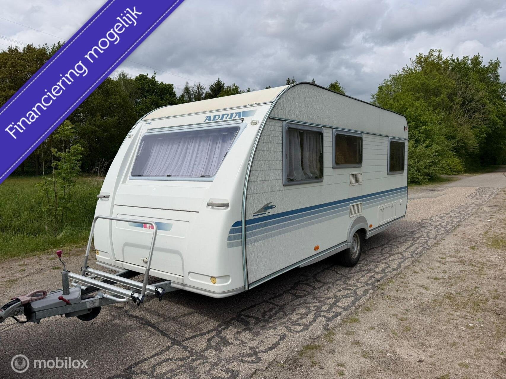 Adria 512 up luifel inruil mogelijk, Caravans en Kamperen, Vast bed, Rondzit, 7 tot 8 meter, Bedrijf