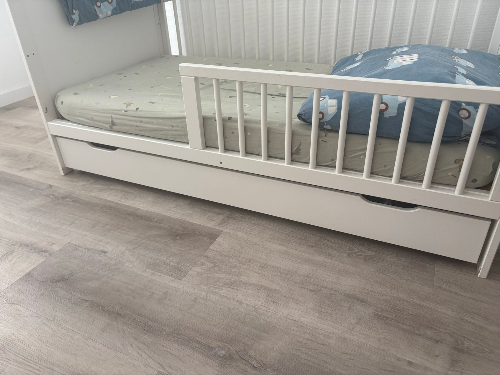 Petit amelie Wit kinderbed met lades en matras, Ophalen, Gebruikt, 70 tot 85 cm, Matras