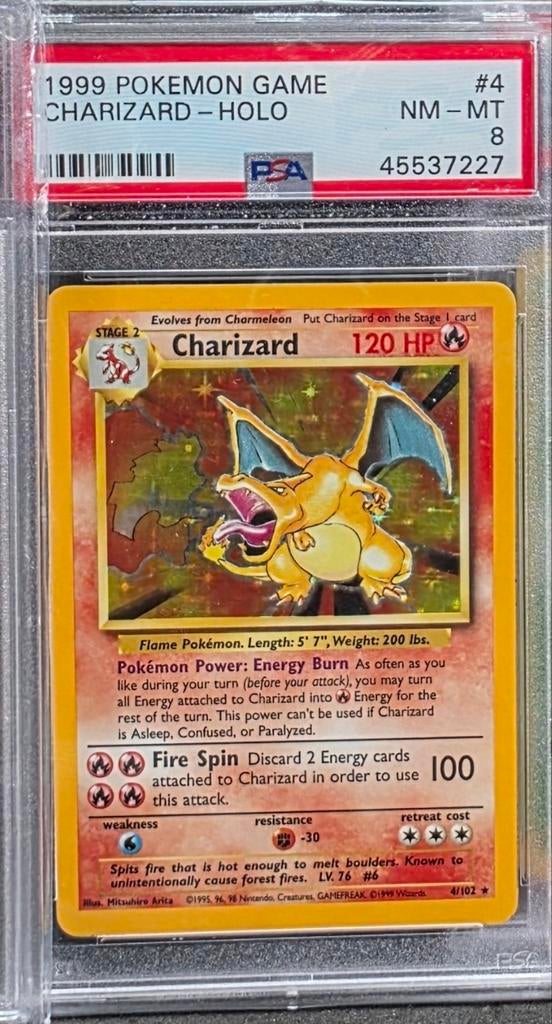 Charizard Base Set 4 PSA 8 - Holo Pokémon Kaart, Ophalen of Verzenden, Zo goed als nieuw