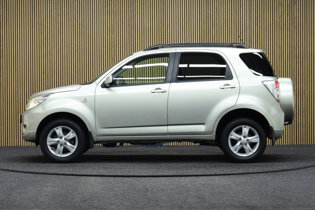 Daihatsu Terios 1.5 2WD Trophy Limited | LM Velgen | Clima |, 1350 kg, Zwart, Met garantie (alle), 400 kg