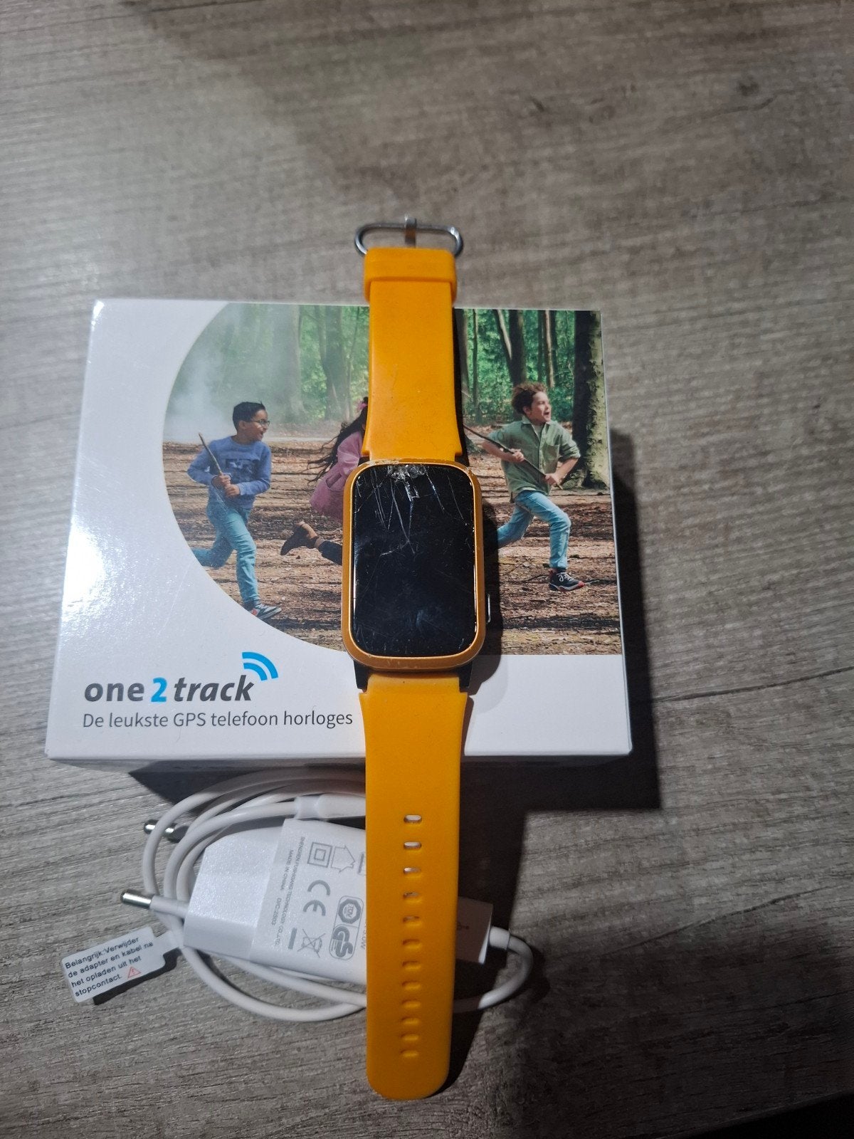 One2Track GPS telefoon horloge - Oranje (scherm defect), Gebruikt, Oranje, Ophalen of Verzenden, Afstand