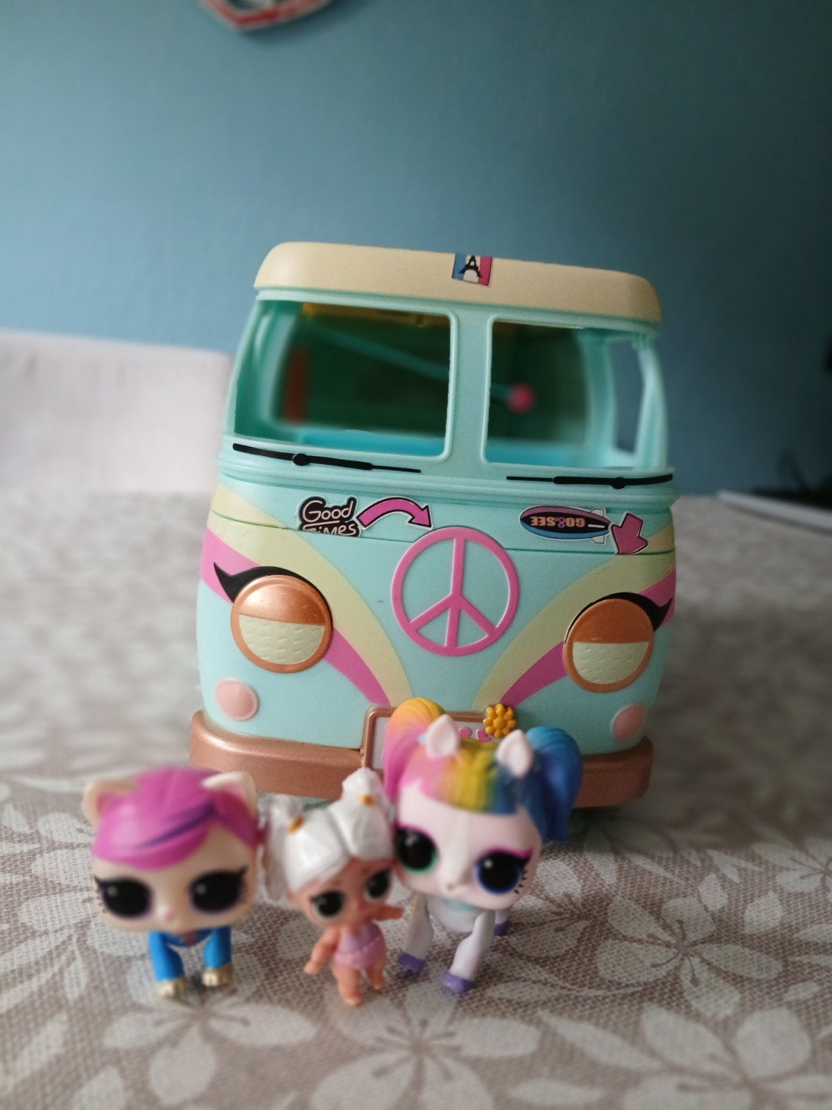 LOL Food Camper met 1 pop en 2 huisdieren, Kinderen en Baby's, Speelgoed | Speelgoedvoertuigen, Ophalen, Gebruikt