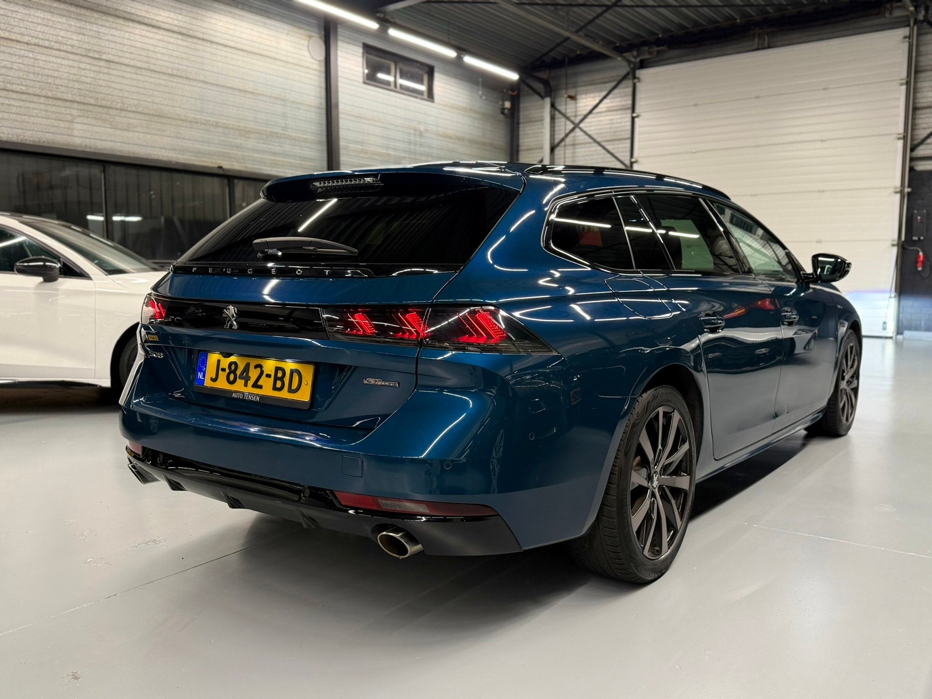 Foto 4 van Peugeot 508 SW 1.6 PureTech Blue Lease GT Line Avantage