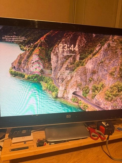 Hp 69cm 2de Beeldscherm gratis+instructie. Ophalen Naaldwijk, Ophalen, HDMI, Full HD, Zo goed als nieuw