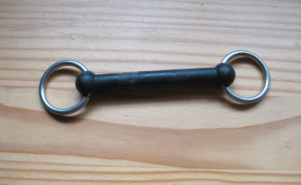 Pony trens hard rubberen bit 10.5 cm., Dieren en Toebehoren, Gebruikt, Zwart, Bit, BR