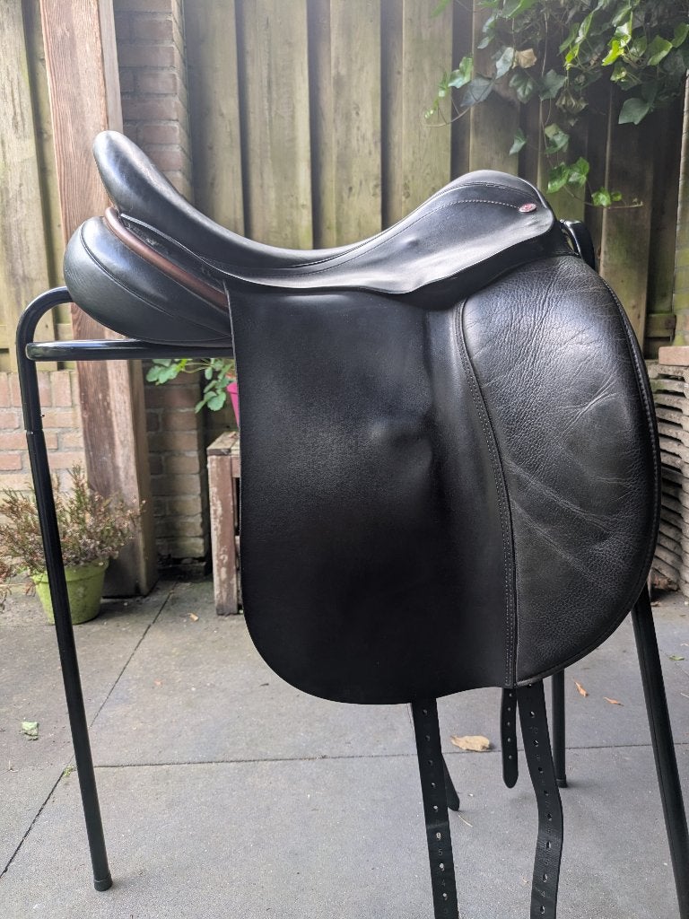 Schutte Moravita zadel, Dieren en Toebehoren, Ophalen, L (17.5 inch), Gebruikt, Dressuur