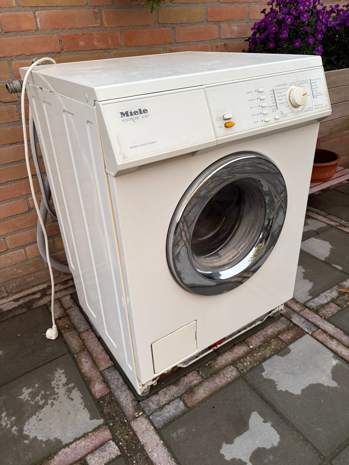 Miele Wasmachine gratis (oud ijzer)