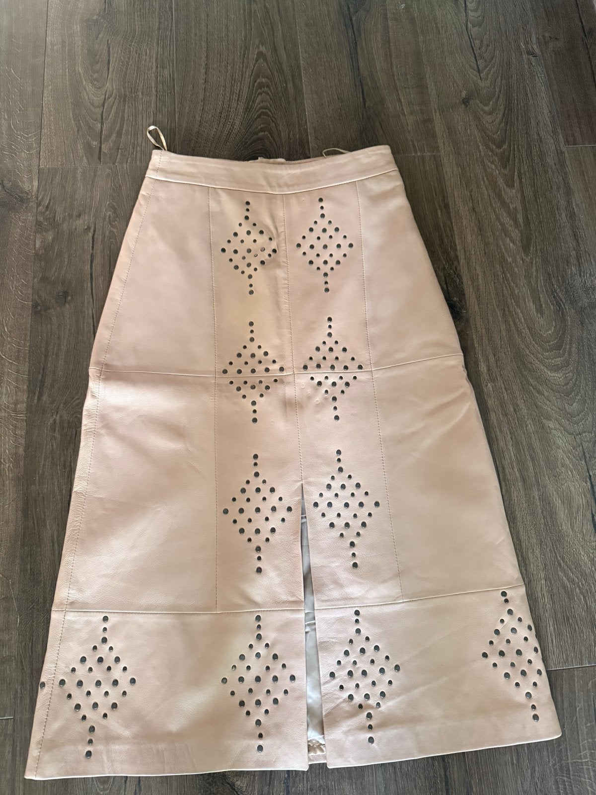 Leren rok met details, Kleding | Dames, Rokken, Beige, Ophalen of Verzenden, Zo goed als nieuw, Knielengte