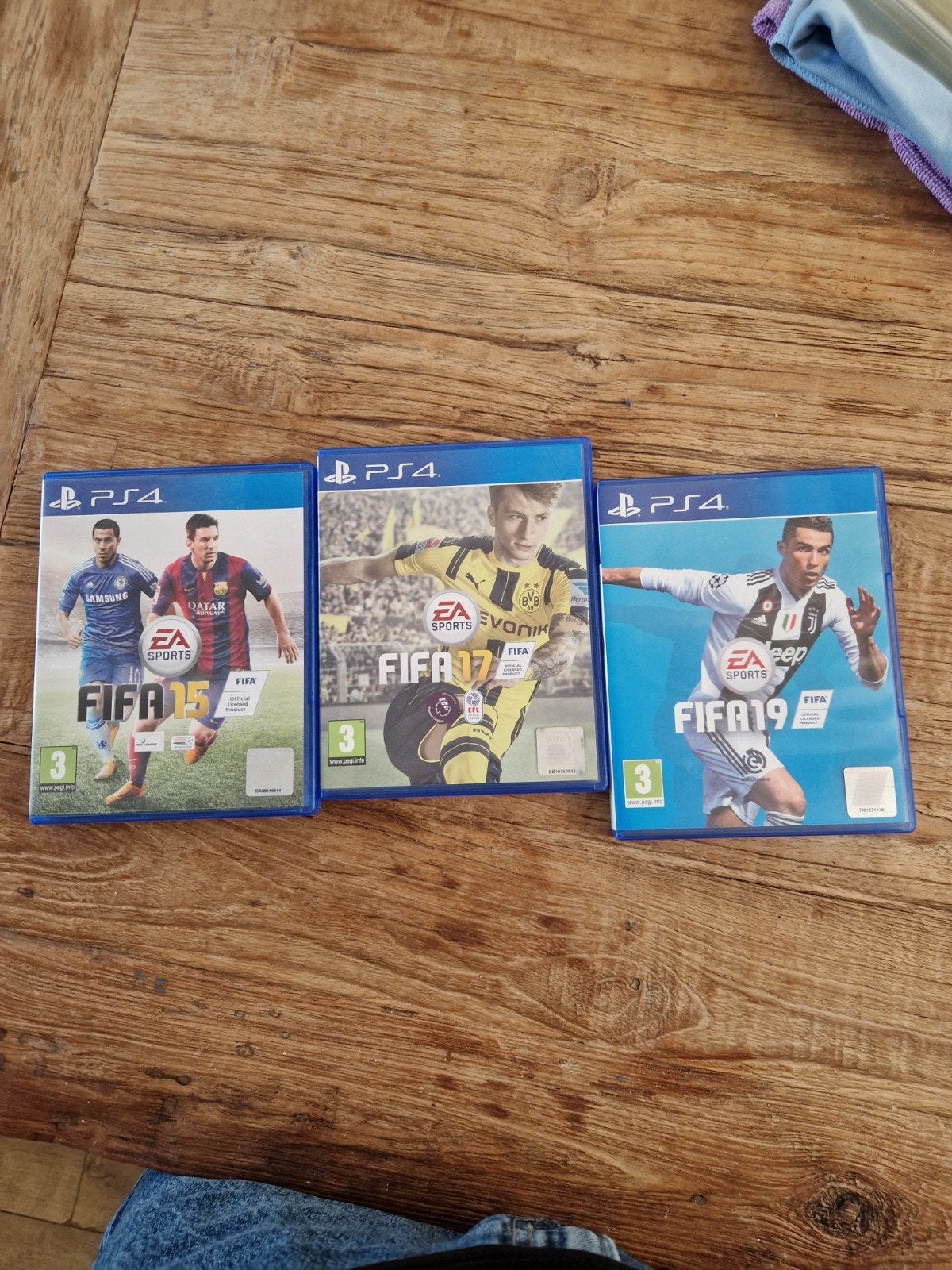 FIFA 15, 17 en 19 voor PS4 - Voetbalgames, Gebruikt, Ophalen of Verzenden, Eén computer, Sport