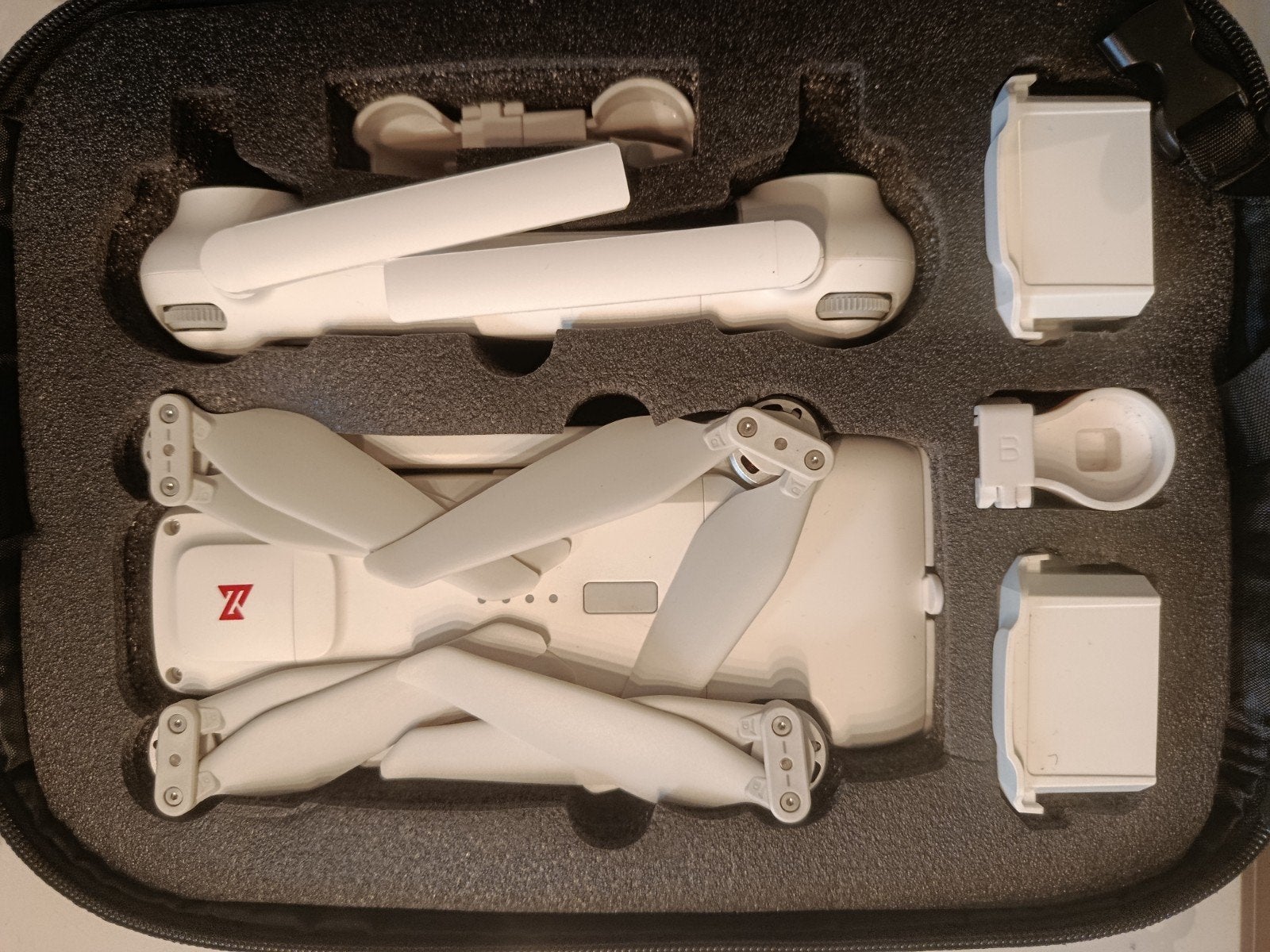 FIMI X8 Drone - NIEUW - 3 accu's, 2 laders + draagtas, Cameradrone, Nieuw, Ophalen of Verzenden, Topkwaliteit