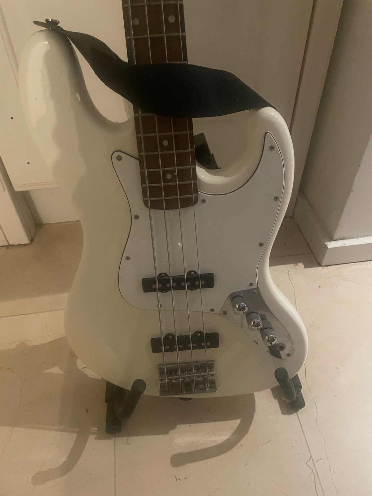 Witte TGS Guitars elektrische basgitaar, Ophalen of Verzenden, Zo goed als nieuw, Elektrisch, 6-snarig