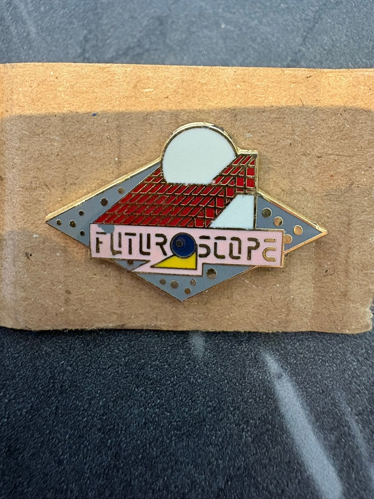 Pin Futuroscope, Verzenden, Zo goed als nieuw, Overige onderwerpen, Speldje of Pin