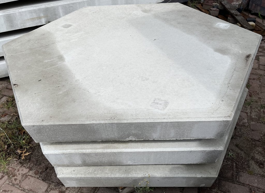 Nr. 8 Vloerplaten 2e keus beton 3 stuks, Ophalen of Verzenden, Nieuw, Overige materialen, Terrastegels