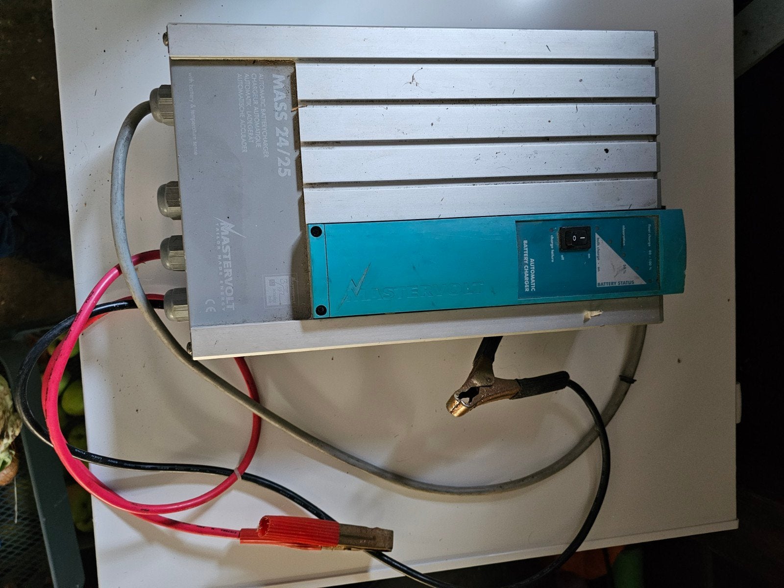 2 Mastervolt MASS 24/25 acculaders voor vrachtwagens, Gebruikt, Overige automerken