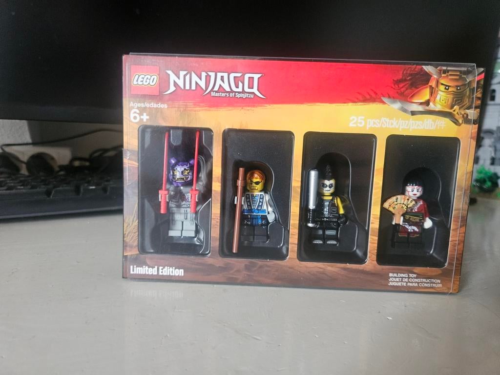 Lego ninjago 5005257 2018 bricktober pack, Kinderen en Baby's, Speelgoed | Duplo en Lego, Lego, Nieuw, Ophalen of Verzenden, Ongeopend/sealed