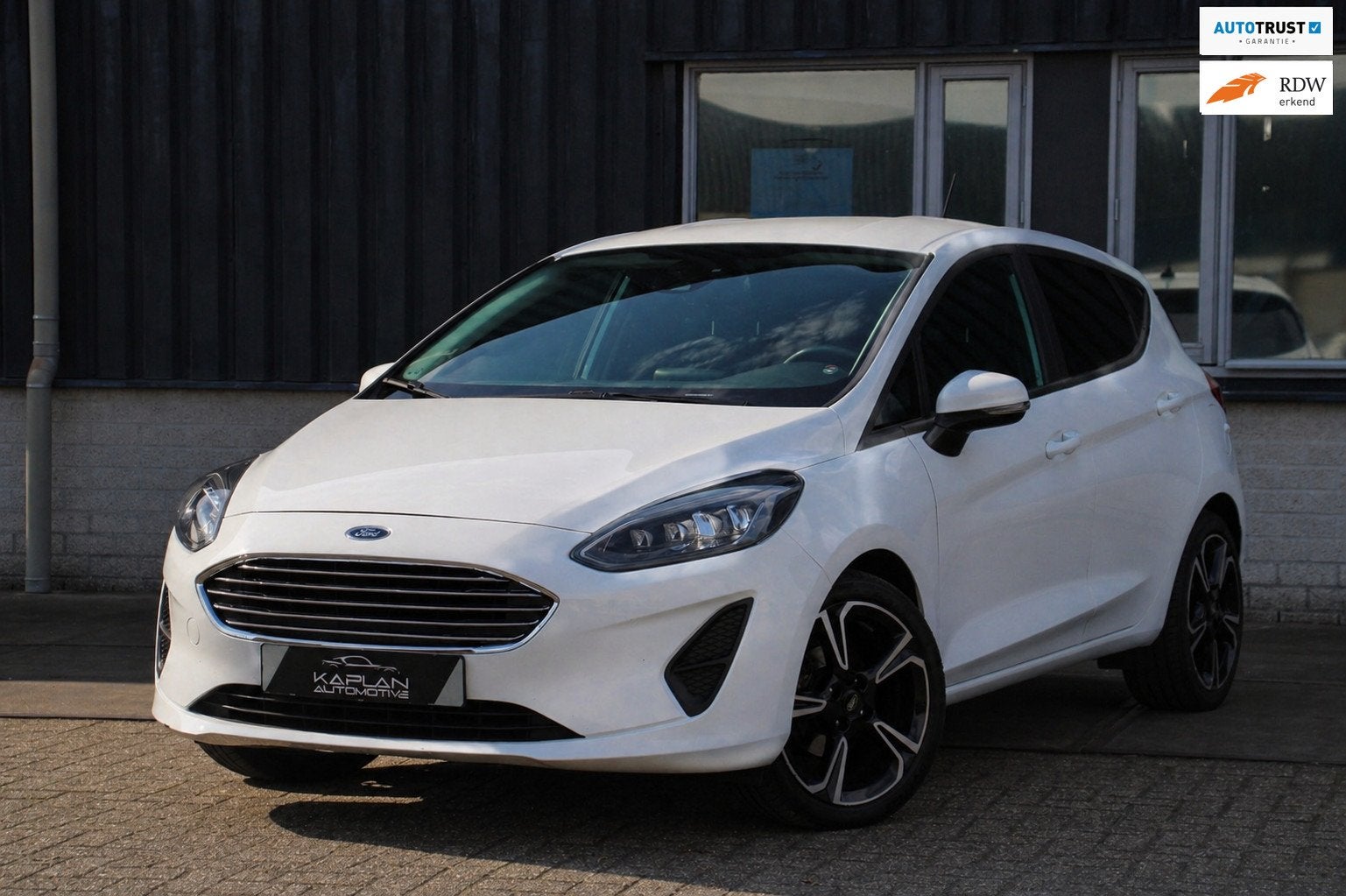 Ford Fiesta 125PK Titanium LED Stoel/Stuur/Ruitverw CarPlay, Auto's, Voorwielaandrijving, Gebruikt, Zwart, Wit