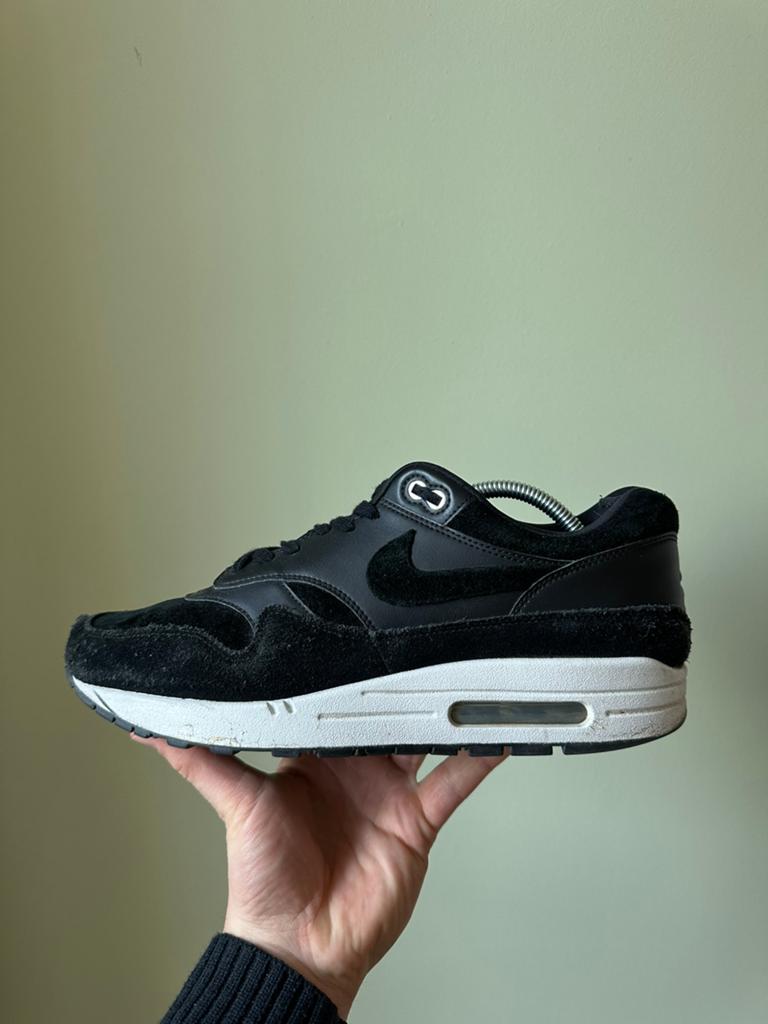 Nike Air Max 1 Rebel Skulls/ 44,5, Zwart, Ophalen of Verzenden, Sneakers of Gympen, Gedragen